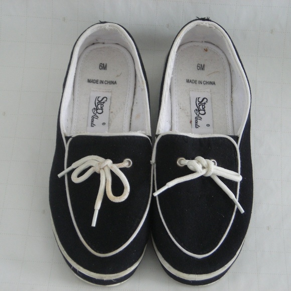 Step Abouts Shoes - Step Abouts Women's Black Slip On Sneakers Shoes S